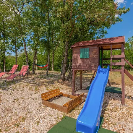 Ferienhaus Stunning In Zagvozd