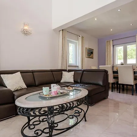 Stunning In * Zagvozd