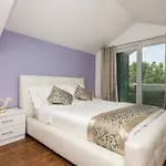 Stunning In *